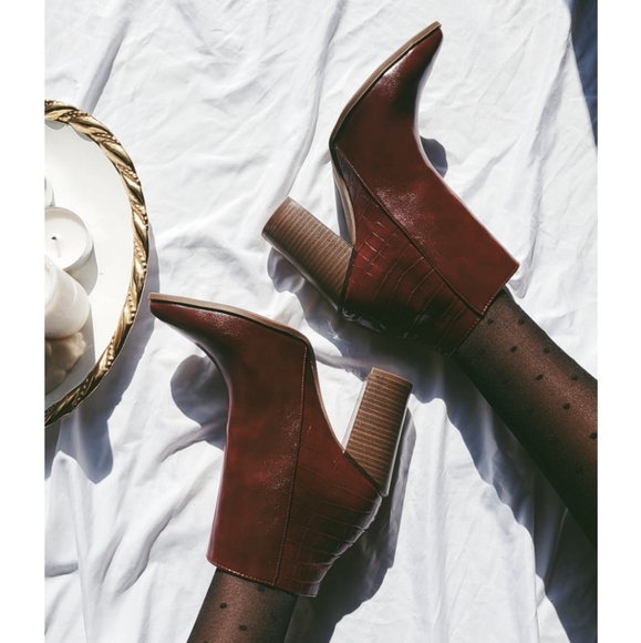 ๐๏ธApple Picking Collection// Wine bootie - Picture 3 of 9